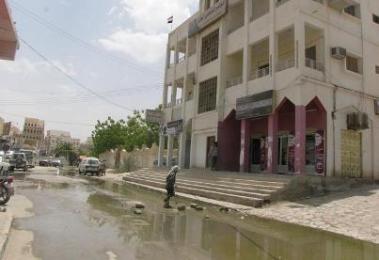 الصور تتحدث عن هول الكارثة التي حلت بمدينة سيئون .. سيئون تصرخ أني اغرق اغرق من طفح المجاري