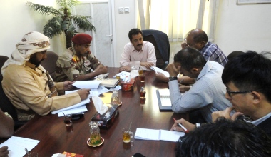 مناقشة سبل التغلب على المشكلات التي تواجه العمل بشركة سنوبك الاستثمارية بوادي حضرموت