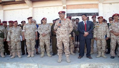 وزير الدفاع يدعو إلى بناء دولة المؤسسات والوقوف صفا واحدا ضد الارهاب والتخريب