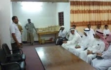 وفد من رجال الإعمال السعوديين يزور المركز الحرفي لتنمية المجتمع بمديرية شبام
