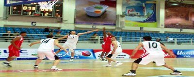 شعب حضرموت يحقق فوزه الأول في ناشئي السلة و التلال يتصدر فئة الرجال 
