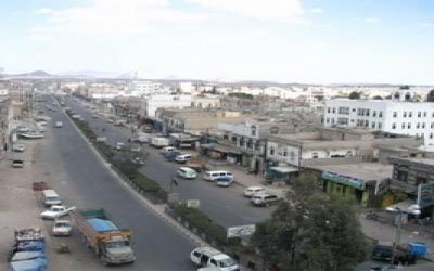 محافظ ذمار يلتقي أبناء مغرب عنس المطالبين بإطلاق سراح احد أبنائهم المختطف في حضرموت