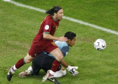 باوليتا يقود البرتغال للفوز على أنجولا في كأس العالم 2006   