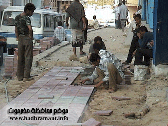 عمل متقن بأيدي حريصة على الوطن