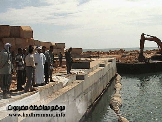 ربط الانابيب في كورنيش المحضار