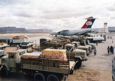 Yemeni plane carrying relief supplies heads for Palestine