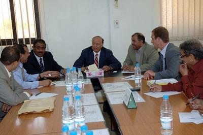 Vice-President visits TOTAL oil company site for oil production