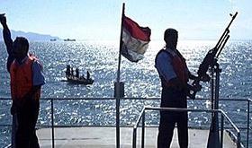 Yemeni Coastguard receives 10 Somali pirates seized by Russian ship 