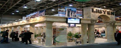 Yemen ambassador visits Yemen wing in ITB exhibition 