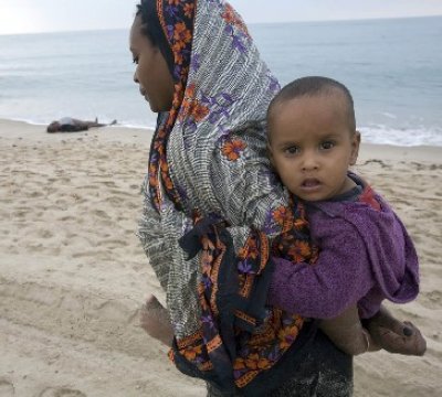Boat capsizes off Yemen; 17 bodies washed up