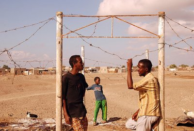 Charity trains refugees into crafts