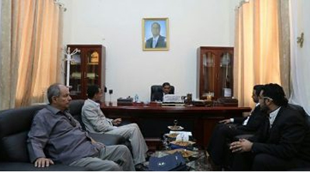 Governor of Hadramout Discusses with The Yemeni Airlines Delegation The Coordination Aspects for Operating Flights from and to Rayyan Airport