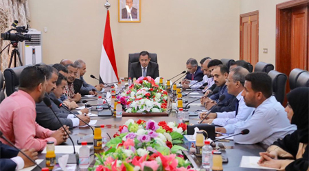 PM urges establishing strategic stocks of basic commodities