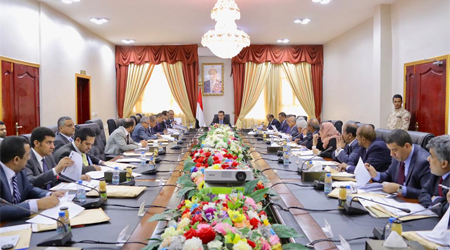 Yemen's cabinet discusses state budget, economic revival