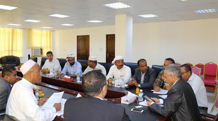 Zemam, Hudramout businessmen discuss mechanism of open letters of credits for importing food stuffs