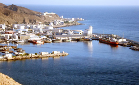 Local authority of Hadramout discussing development Mukalla Port 150 million USD