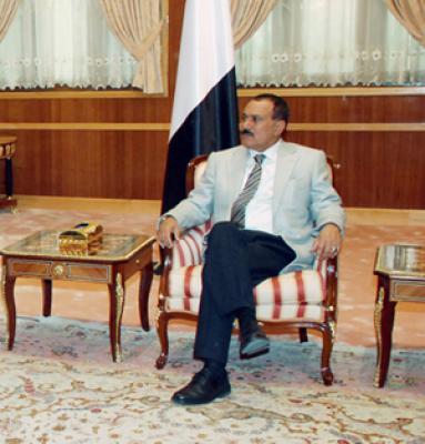 resident Saleh meets Bahraini official