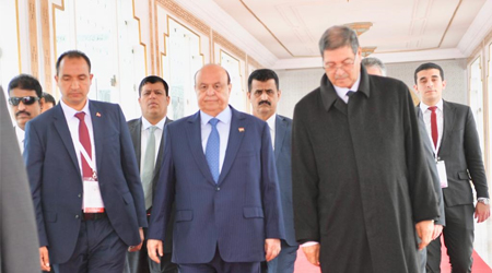 President Hadi arrives in Riyadh after contributing to Arab Summit