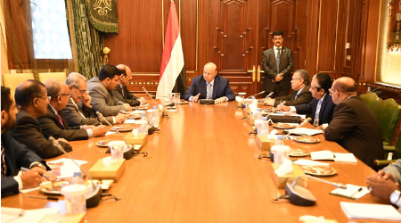 Hadi orders Economic Committee to address causes of Riyal depreciation