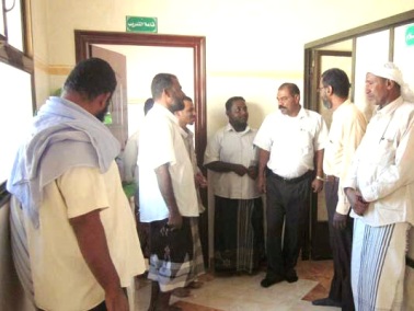 Al-tamimi  familiarizes himslef with Tarim charity Society activities