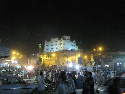 Seiyoun   market witnesses severe congestion by citizens 