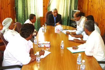 Omaier  discusses citizen grievances of  damages done by oil excavations in Wadi