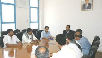 Al-deini  urges contractors in area  of ​​road to complete their projects