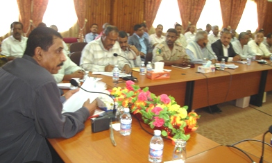 Wadi Hadhramout Executive discusses a report on customs revenues collection of and ways to combat smuggling 