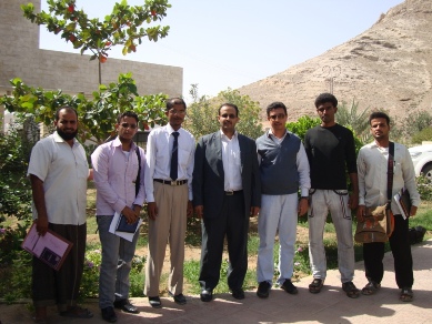 Al-deini meets with chairman and  members of Hadhramaut youth media Society.