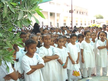 Al-khattab Girls school from Seiyoun  organizes (follow me) activties