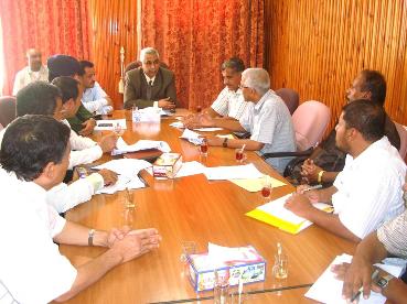 Committee Discusses  stability of foodstuffsin Wadi  Hadhramout and Sahraa