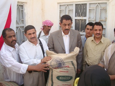  Omaer inaugurates   Al-saaleh  social institution aid in the Wadi  