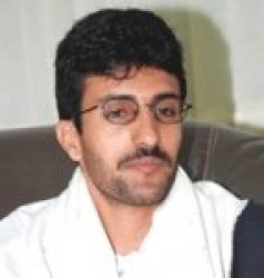 Houthi gives blood for soldiers 