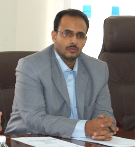 Al-deini  inspects construction work on mills and grain silos dactory in Hadhramout