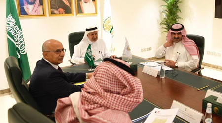 Fatah, al-Rabiah, Al-Jaber discuss ensuring humanitarian aid delivery to all governorates