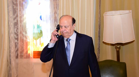 Hadi follows up on army's advances in Hodeidah