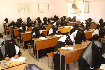 Hatem launches final  examinations in the schools of the coast of Hadramout 