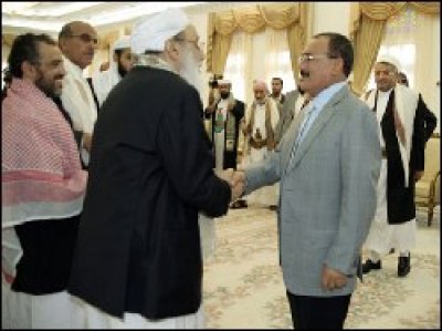 President Saleh receives al-Moayad