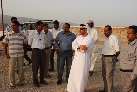 UAE Red Crescent Director, in Yemen visits Sheikh Khalifa housing and the Islamic Society 