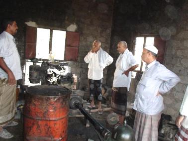 Ba-shamekhah  Inspectes work on Al-saum  District water project