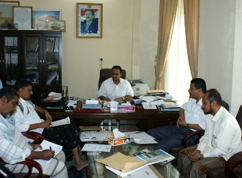 Hadhramout local orders an inventory in Debna's fire in Socotra archipelago