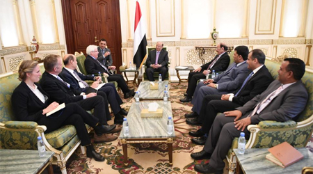 Hadi appreciates efforts of UN envoy aimed at bringing peace