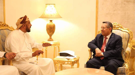 PM, al-Mahrah Governor discuss preparations for investment conference