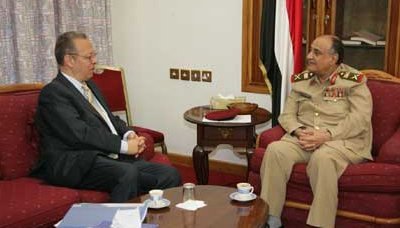 Benomar meets with Defense Minister