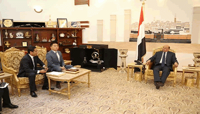 President Hadi meets delegation of Chinese Huawei company