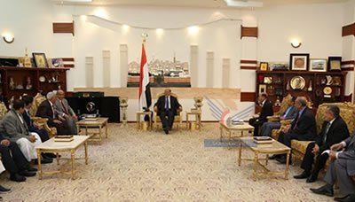 President Hadi, Yemeni businessmen discuss finance, investment issues