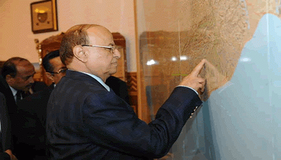 Hadi launches digital map project for whole Yemen