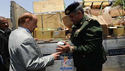 Hadi briefed on equipments seized in al-jowf governorate