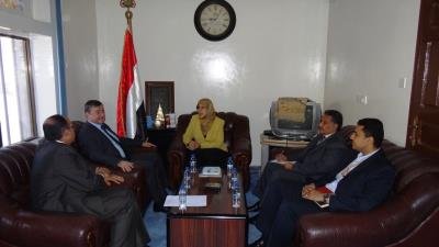 Human Rights Minister meets General Manager of Yemen LNG
