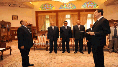 Hadi receives credentials of Arab, foreign envoys